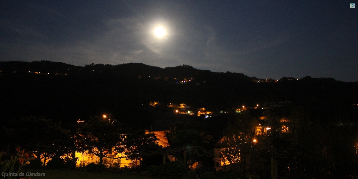 Aldeia à noite